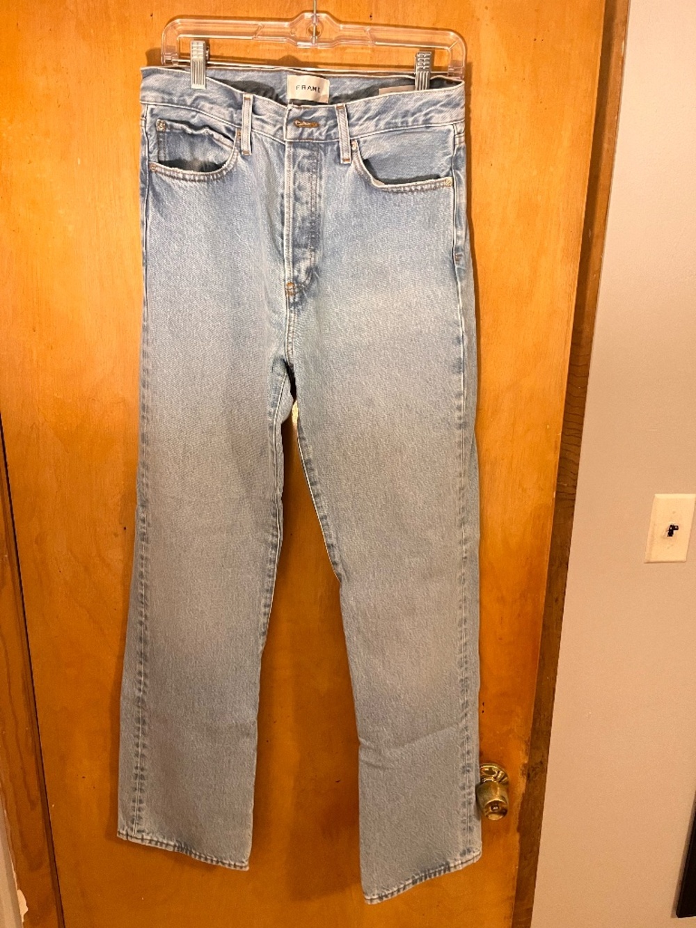 FRAME The Vertical straight leg jeans light wash